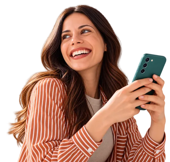 Une membre consulte Tontineo sur son téléphone